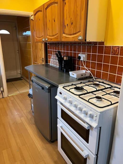 Ovington Grove 2 Fully Equipped Kitchen Free Parking 3 Bedrooms Netflix Newcastle upon Tyne Exterior foto